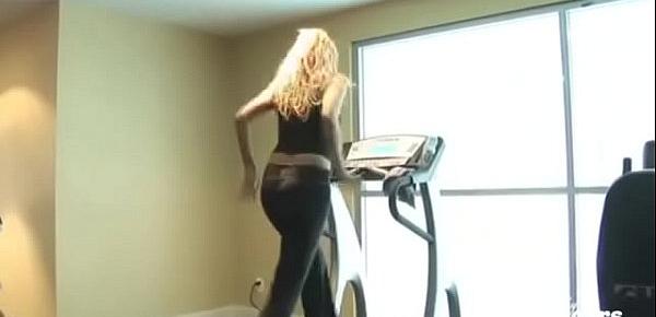  Horny Housewife Sucks Off Her Personal Trainer